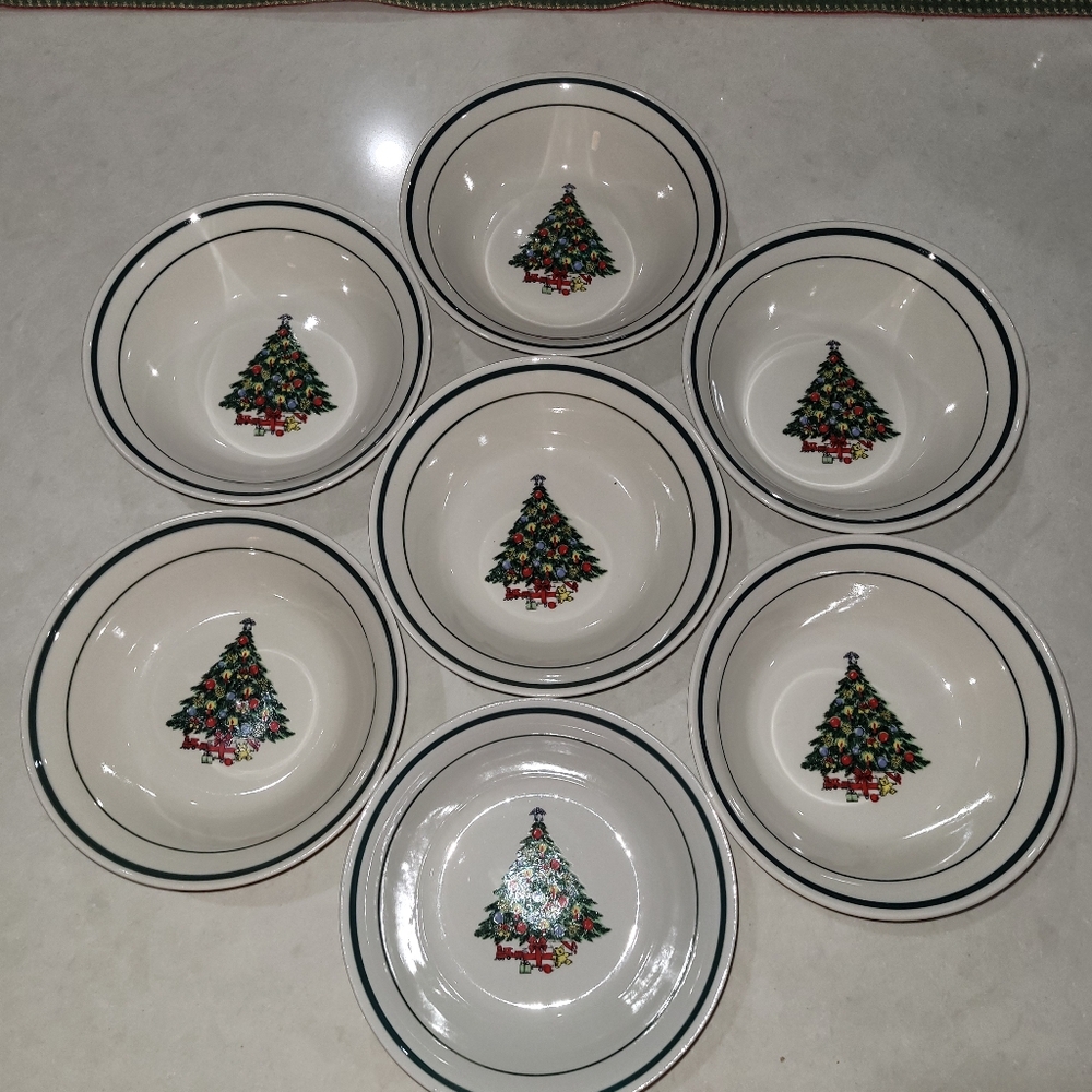 Set of 7/Vintage Green Rimmed, Christmas Tree Stoneware Salad/Cereal Bow…